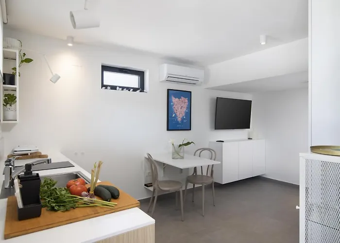 House Olive וילה מדולין