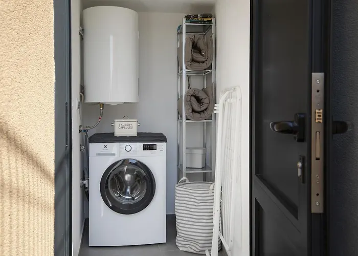 House Olive מדולין