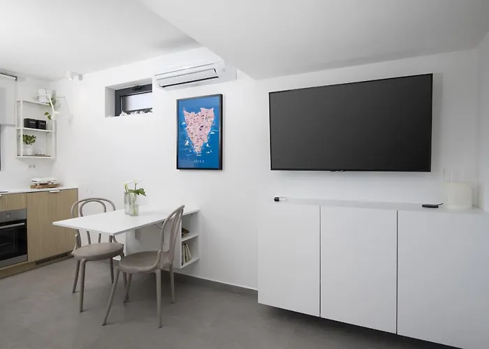 House Olive וילה מדולין